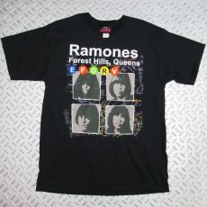 画像1: オフィシャル バンドTシャツ：ラモーンズ RAMONES MAP ブラック (1)