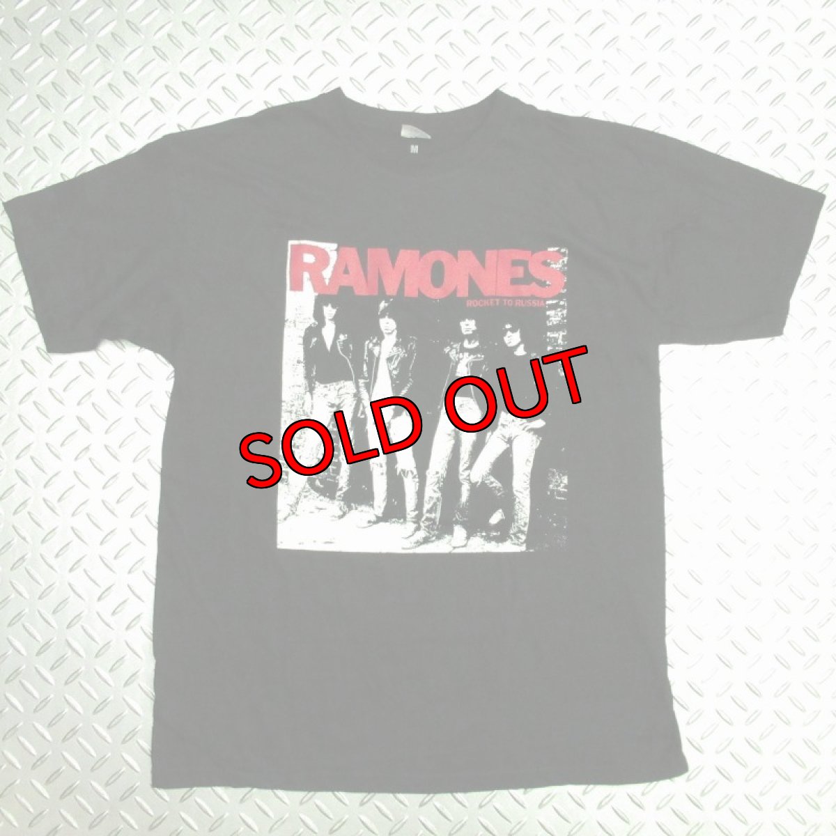 画像1: 【再入荷】オフィシャル バンドTシャツ：ラモーンズ RAMONES ROCKET TO RUSSIA ブラック (1)
