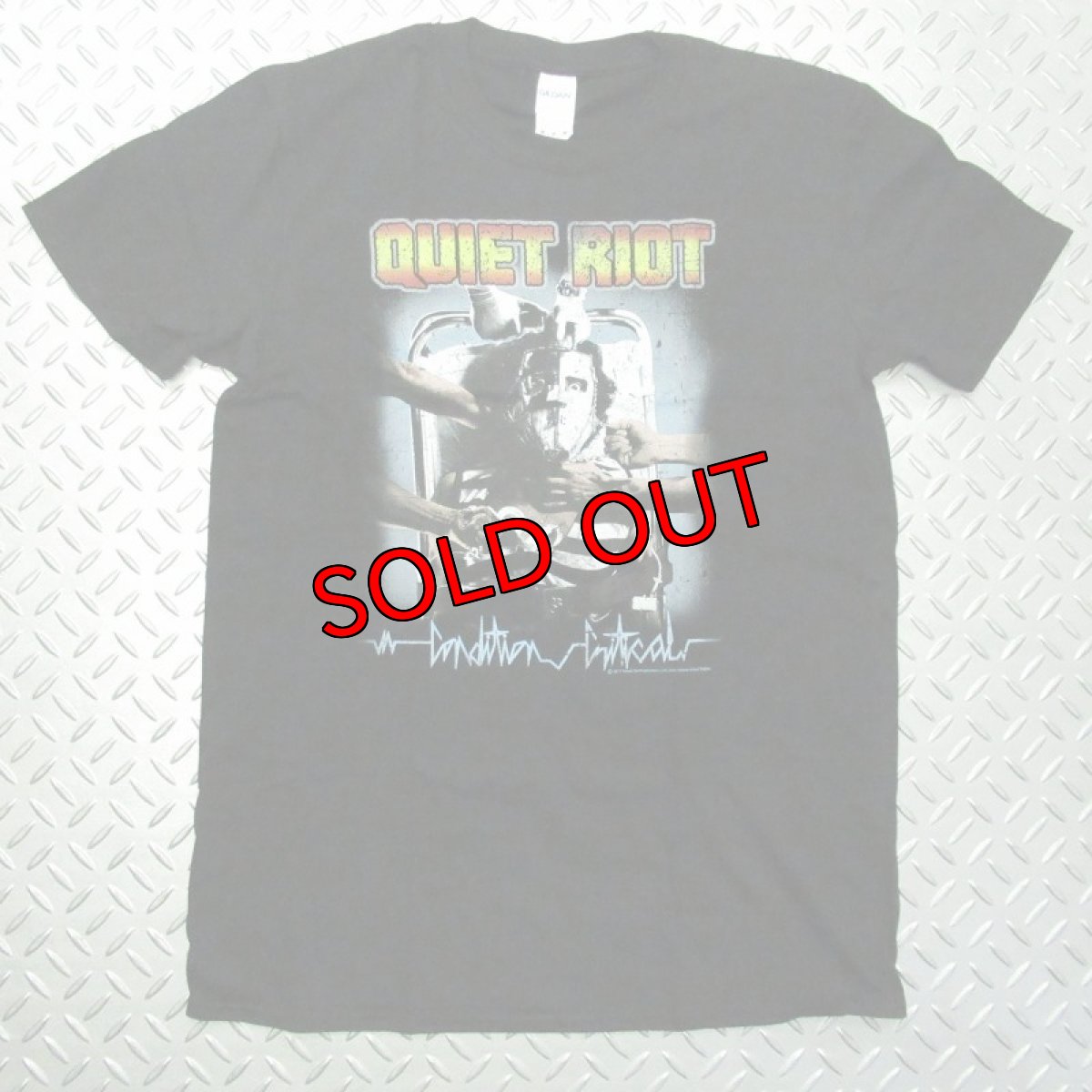 画像1: 【再入荷】オフィシャル バンドTシャツ：QUIET RIOT QUIETRIOT ブラック (1)