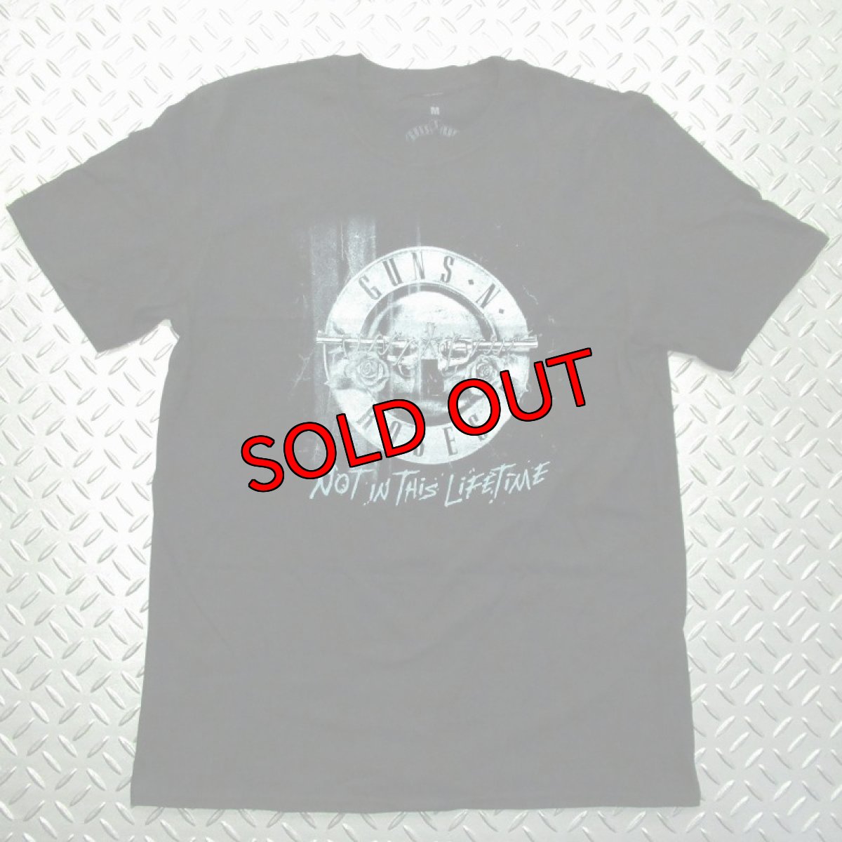 画像1: オフィシャル バンドTシャツ：ガンズアンドローゼズ GUNS N' ROSES NOT IN THIS LIFETIME TOUR ブラック (1)
