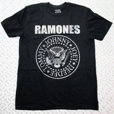 画像1: 【再入荷】オフィシャル バンドTシャツ：ラモーンズ RAMONES Seal Hey Ho ブラック (1)