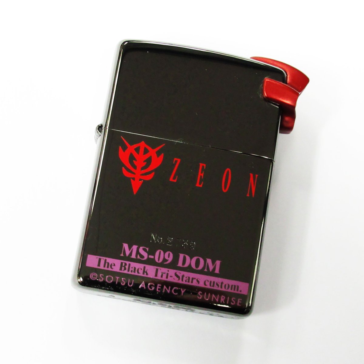 画像1: Zippo ジッポーライター：機動戦士ガンダム ドム MS-09 黒い三連星 ブラック 黒 2001年製 (1)