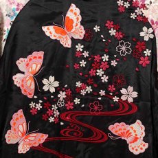 画像7: 【送料無料】Japanesque 桜と蝶刺繍ちりめん袖スカジャン (7)