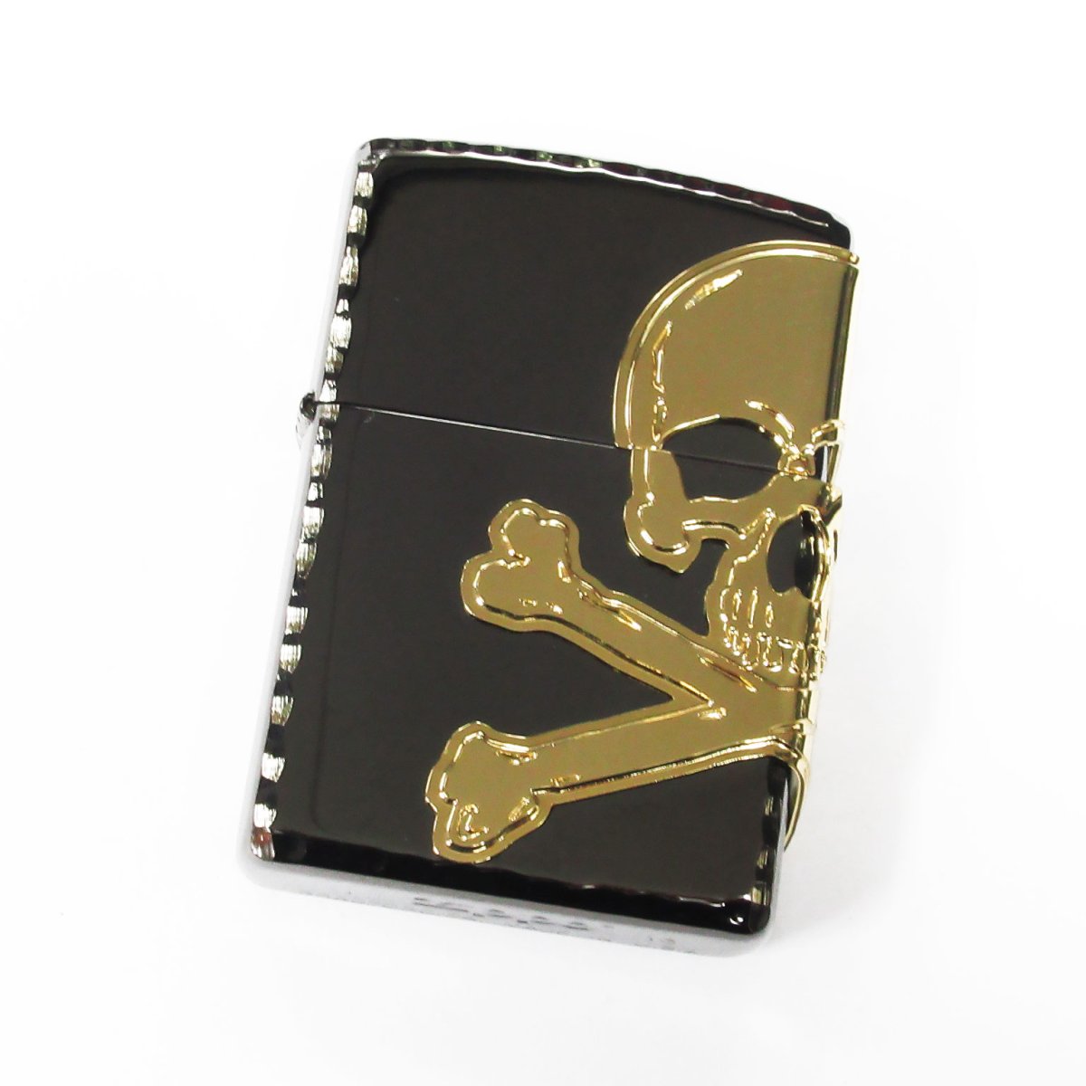 画像1: Zippo ジッポーライター： 3面スカル・クロスボーンズ 2SK-サイドBNG 2013年製 (1)