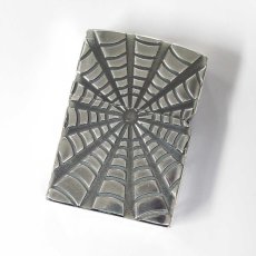 画像2: Zippo ジッポーライター：メタルジャケット スパイダーウェブ 2006年製 シルバー 銀燻し (2)